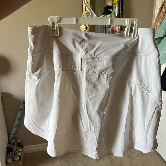 White Knix Skort size M - Picture 5 of 6